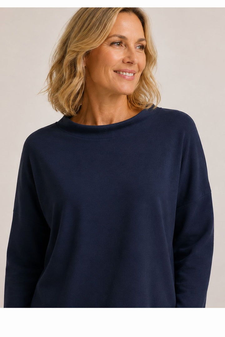 TURTLENECK WIDE KNITTED TOP