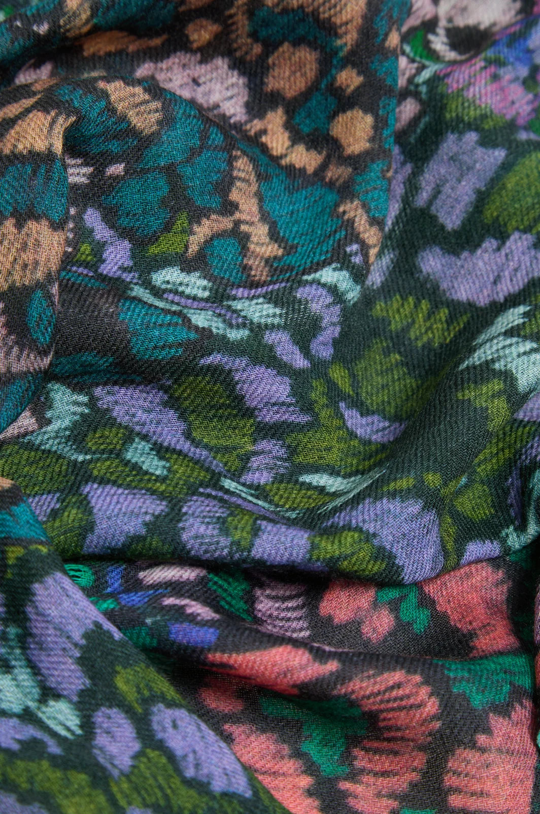 WINTER GARDEN SCARF