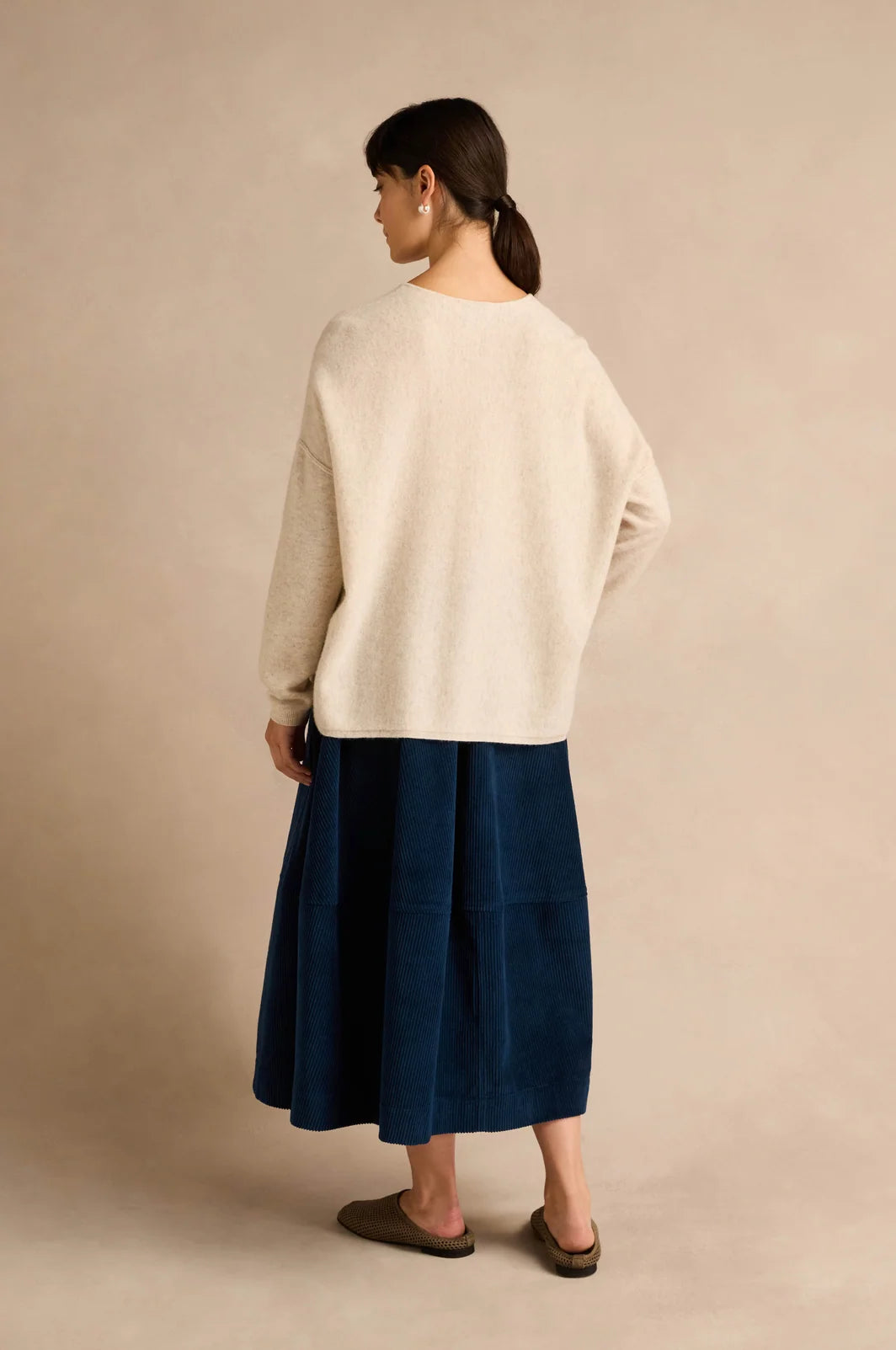MERINO WOOL V NECK JUMPER