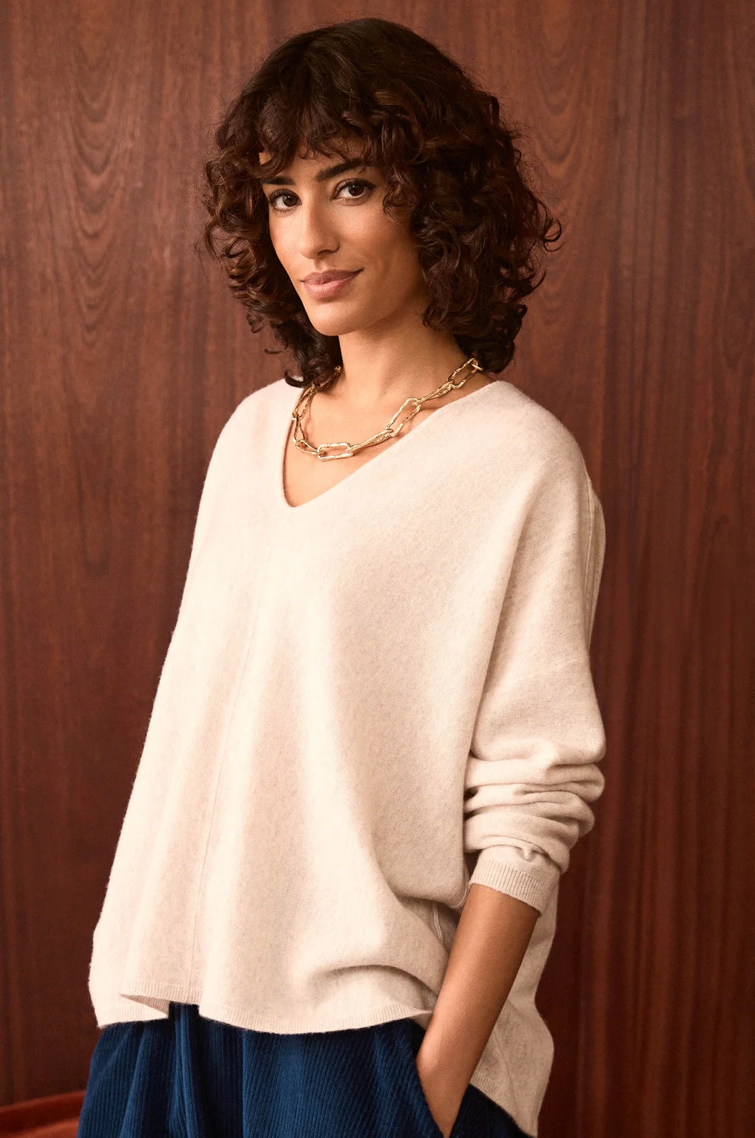 MERINO WOOL V NECK JUMPER