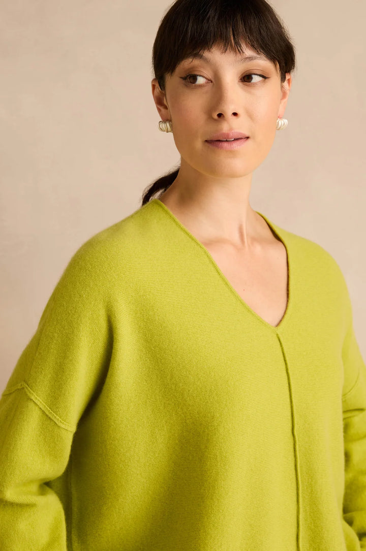MERINO WOOL V NECK JUMPER