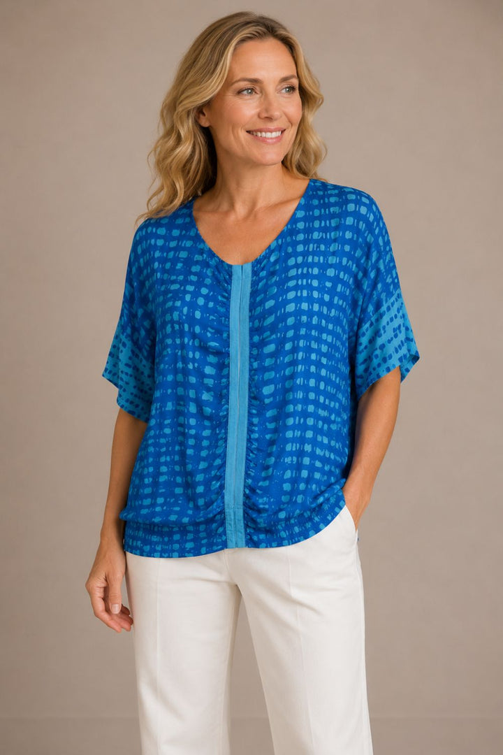 GRAPHIC PRINT TOP