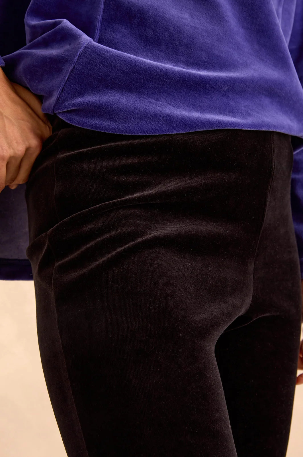 VELVET SLIM TROUSER