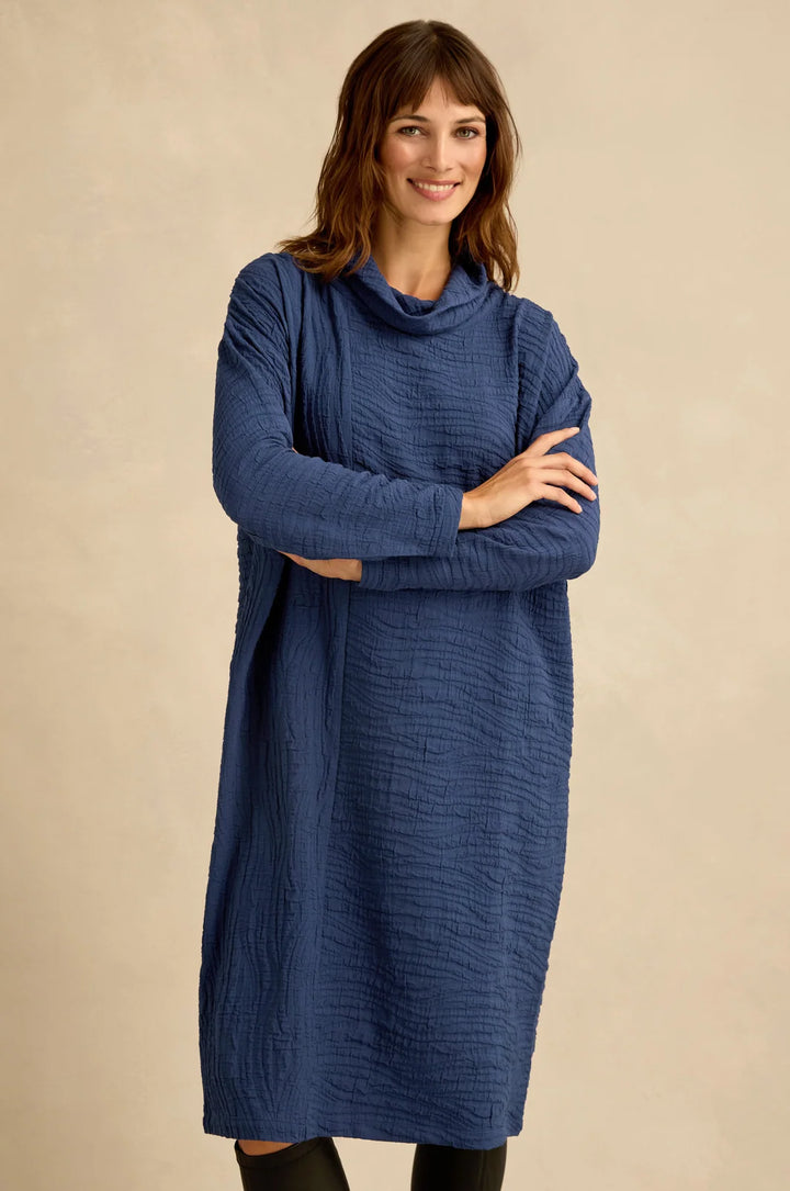 WAVE TEXTURED CRINKLE DRESS