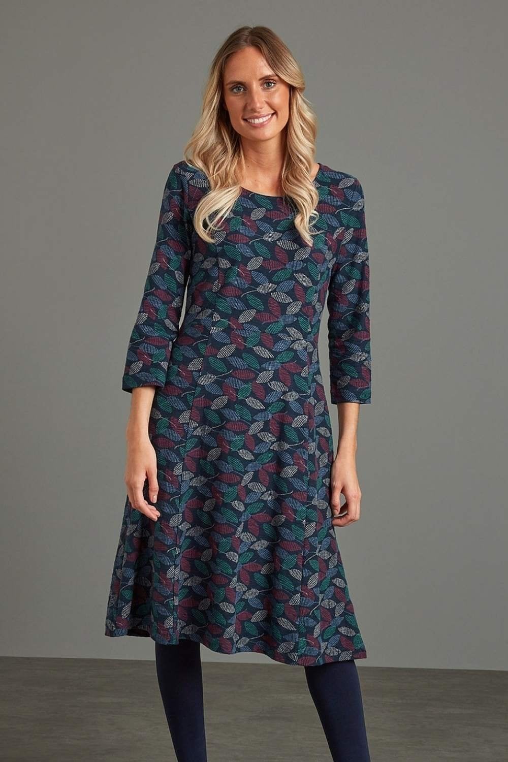 JULIET DRESS TEXTURED LEAF PRINT | COL=NAVY
