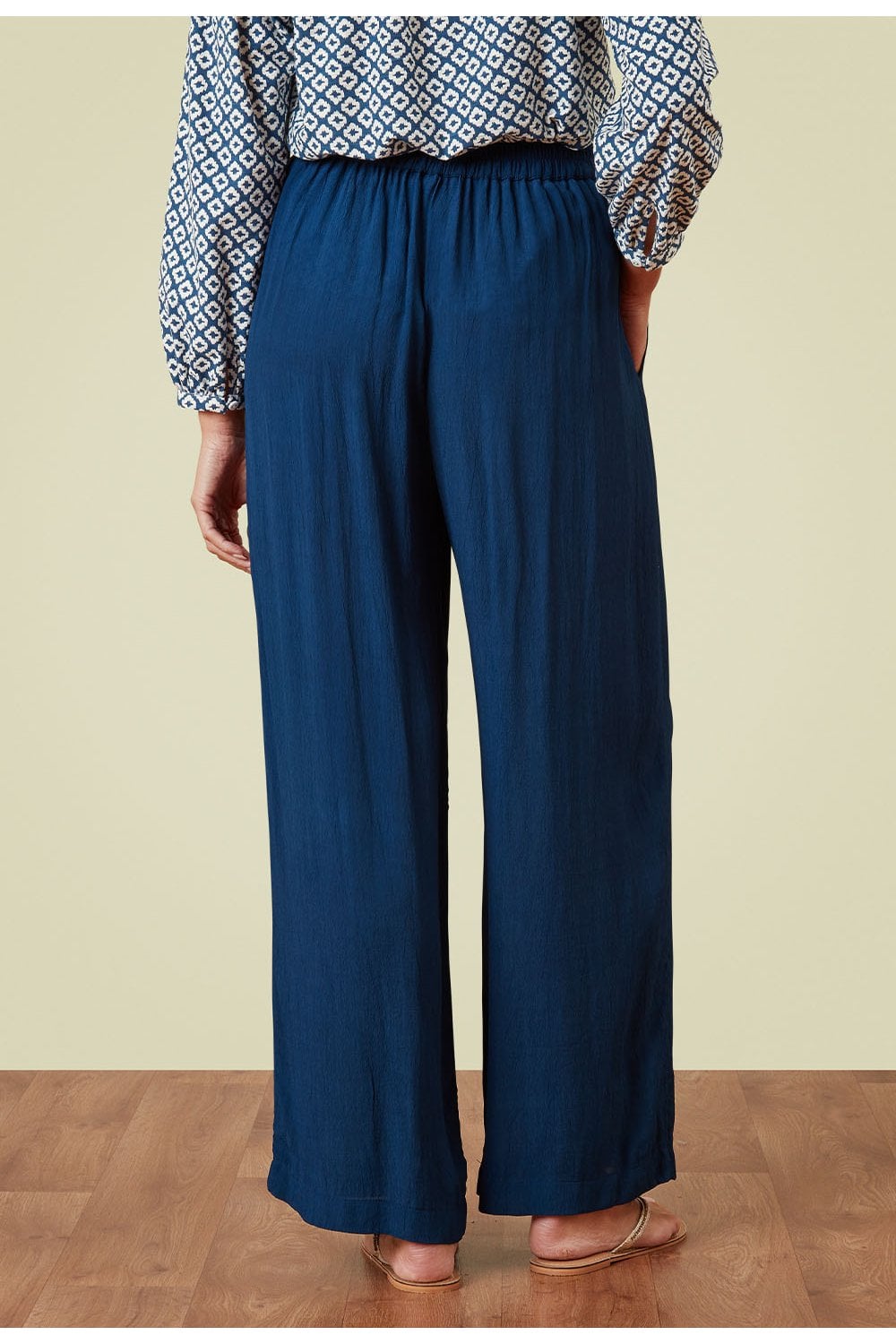 TREY TROUSER | COL=RIVIERA