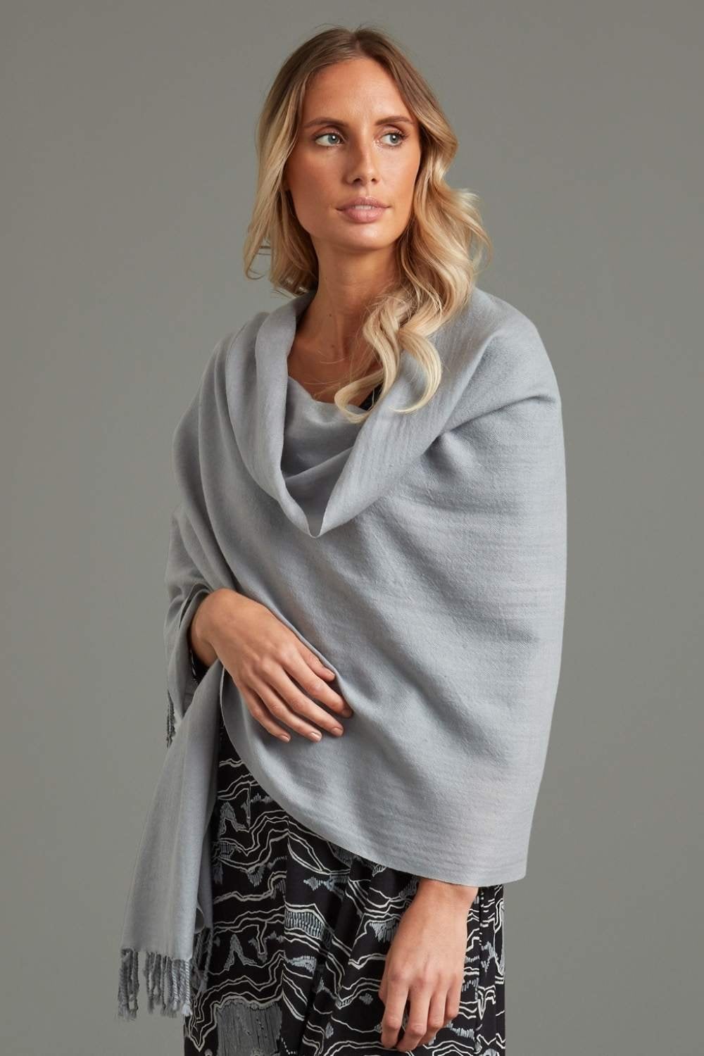 WOOL SHAWL | COL=SILVER