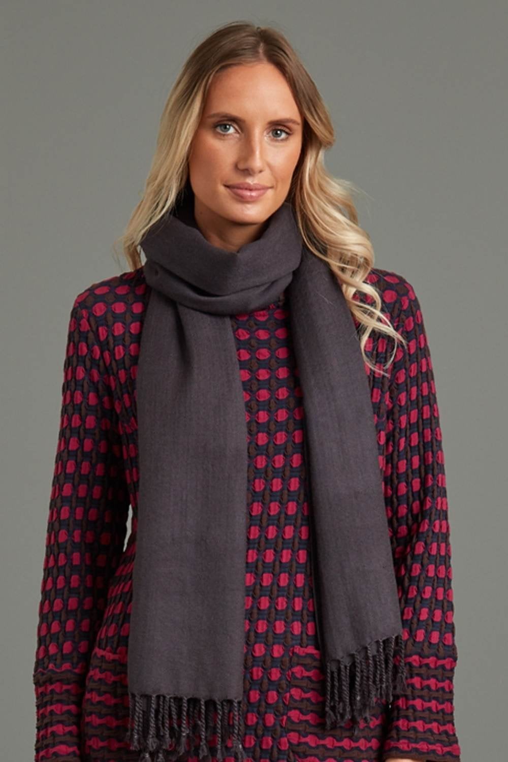 WOOL SHAWL | COL=CHARCOAL