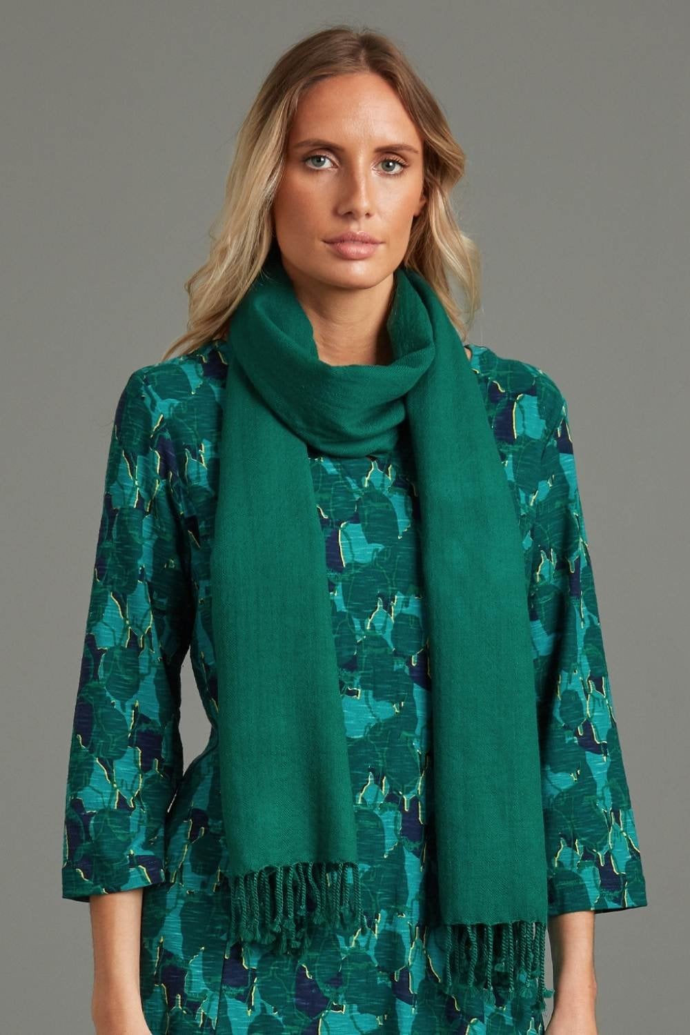 WOOL SHAWL | COL=EMERALD