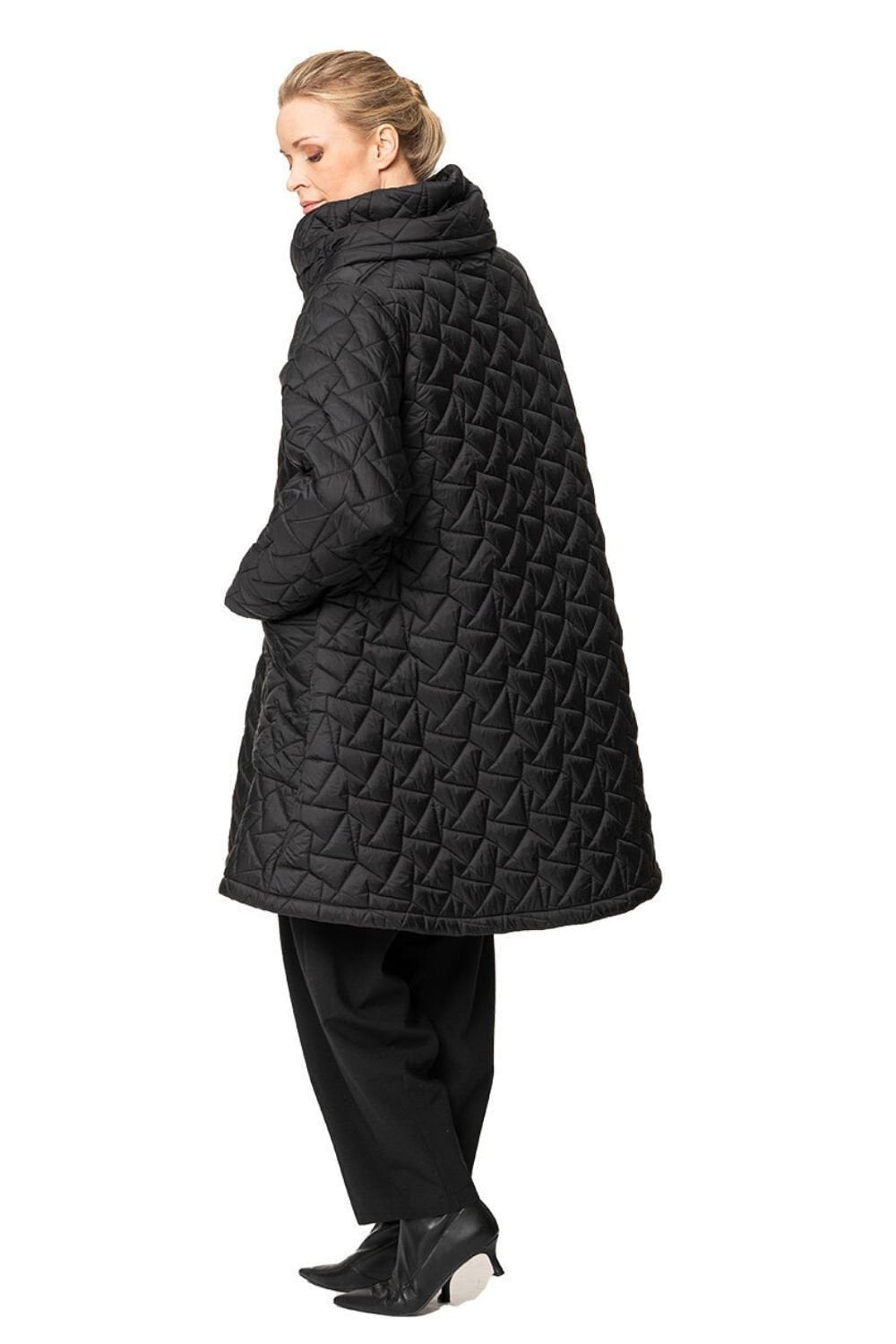 JOHANNAPIAZ-BLACK-M