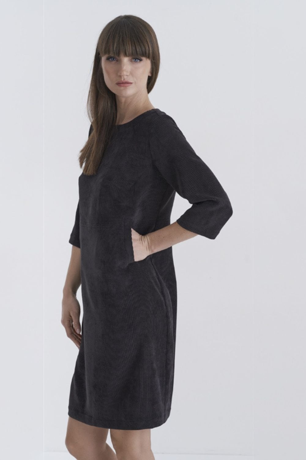 ROMANTA CORD DRESS | COL=BLACK