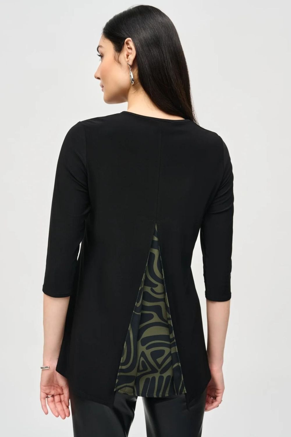 243123-BLACK-18