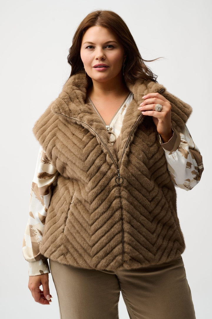 CHEVRON FAUX FUR  GILET | COL=BLACK,MINK