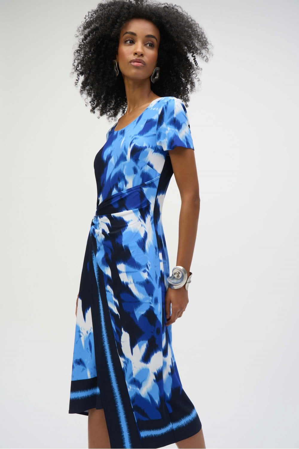 KNEE LENGTH WRAP DRESS | COL=BLUE