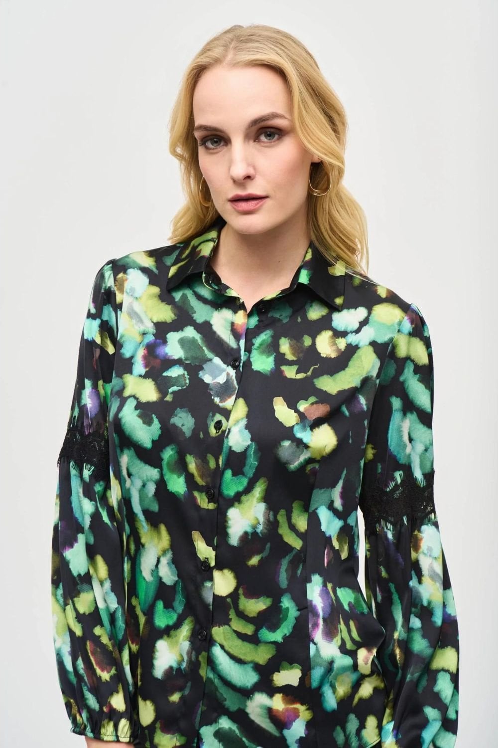SATIN ABSTRACT PRINT BUTTON DOWN BLOUSE | COL=MULTI