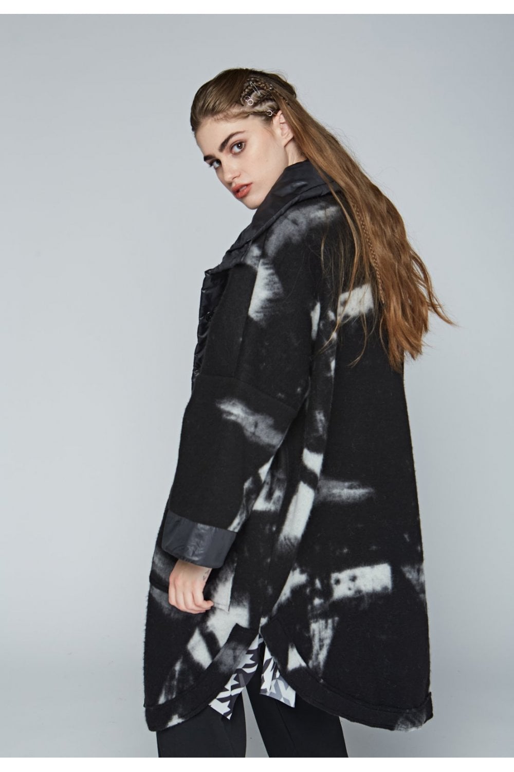 OVERSIZED BLURRED GRAPHIC COAT | COL=MIX