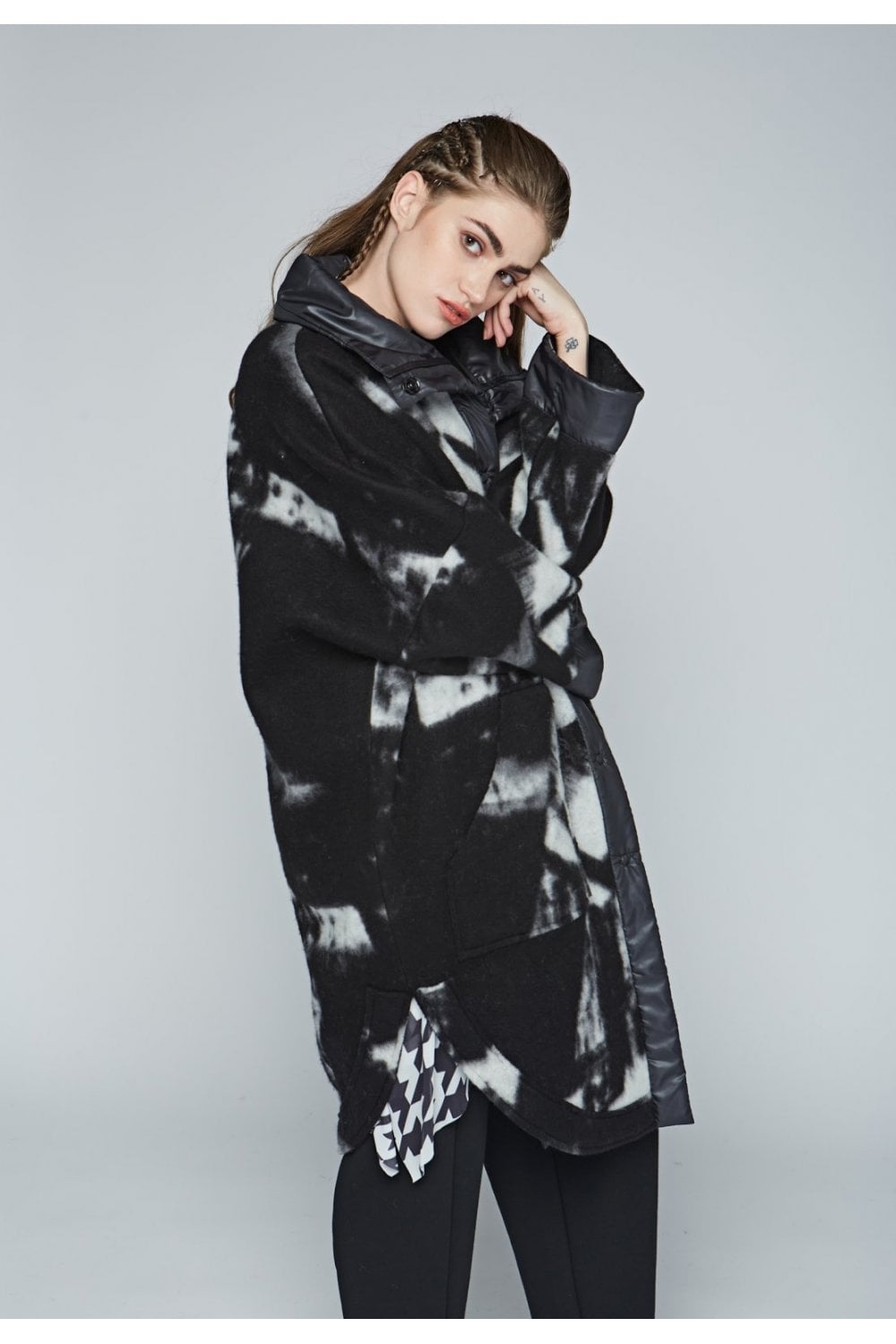 OVERSIZED BLURRED GRAPHIC COAT | COL=MIX
