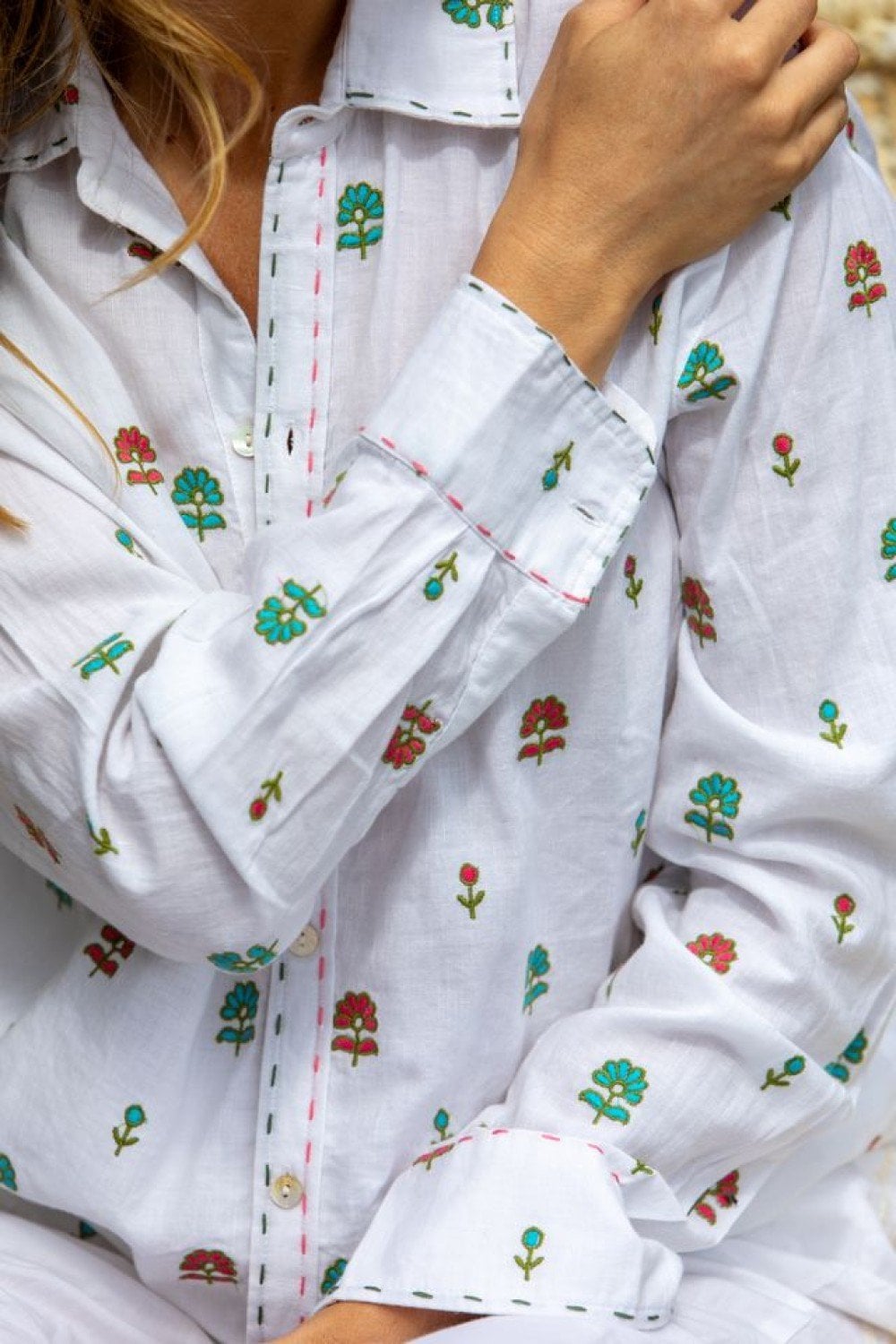 FLOWER EMBROIDERED SHIRT | COL=WHITE