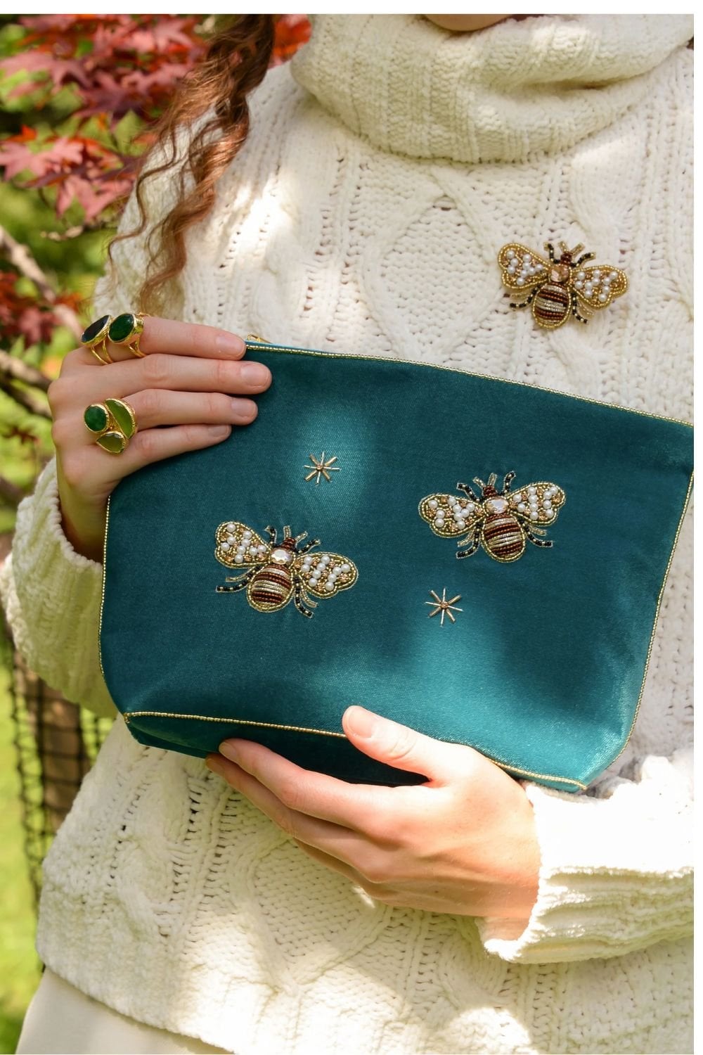 GOLDEN BEE LARGE VELVET MAKE UP BAG | COL=MIX