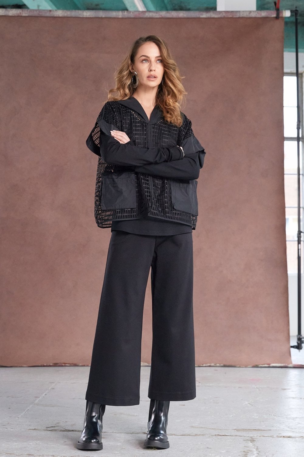 CROPPED WIDE LEG TROUSER | COL=BLACK