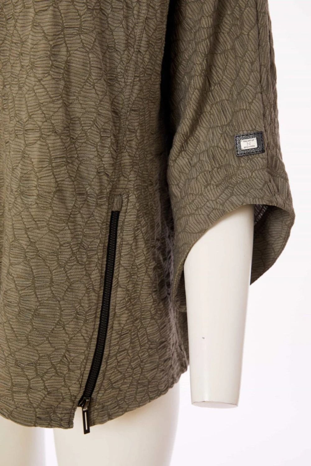 EMBOSSED TOP WITH ZIP DETAIL | COL=ARMY