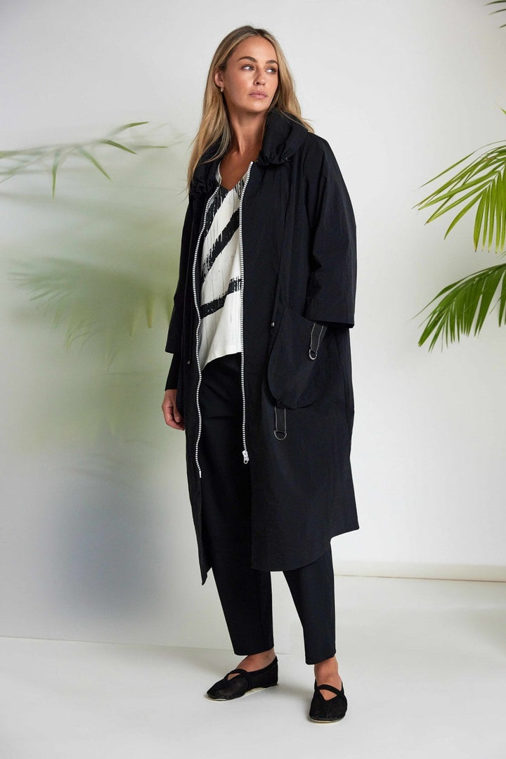 HOODED  COAT WITH POCKET TRIM | COL=BLACK