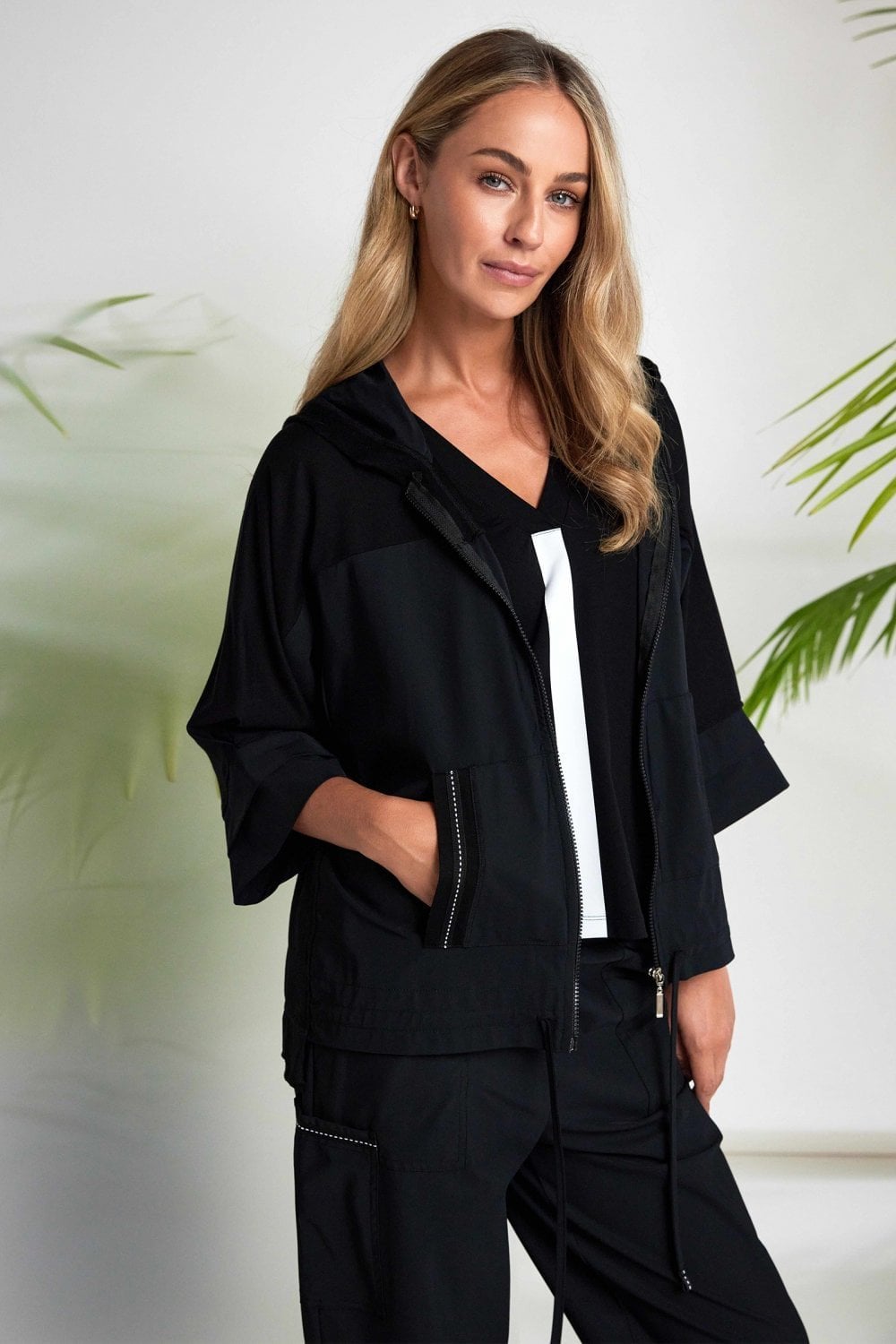 JACKET WITH CONTRAST FRONT | COL=BLACK/WHITE