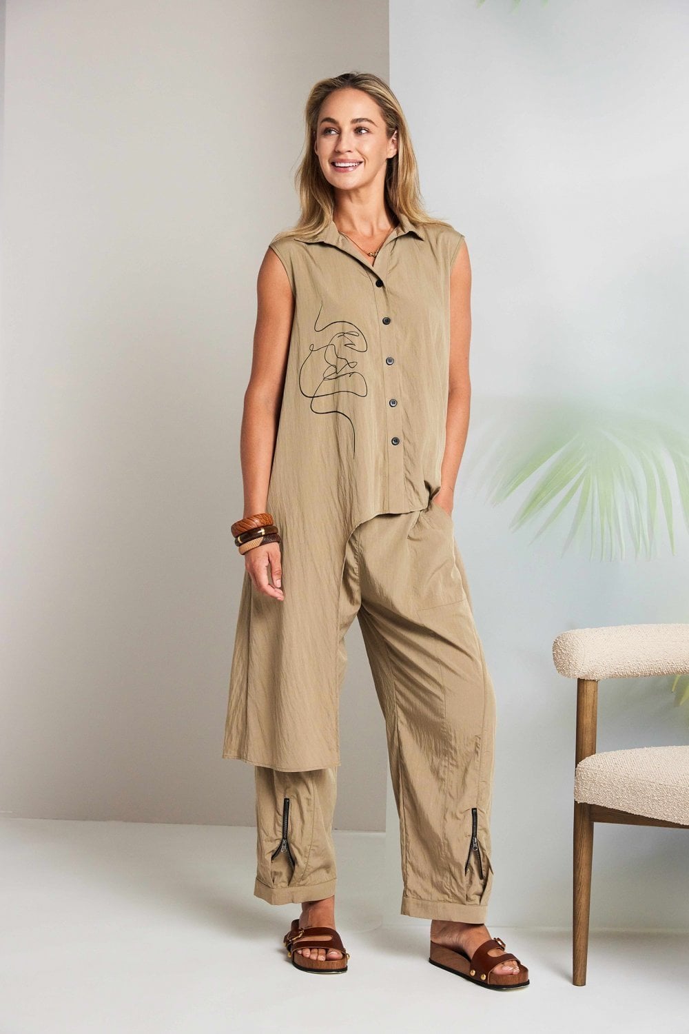 PLACEMENT PRINT TOP WITH LONG SIDE PANELS | COL=TAN