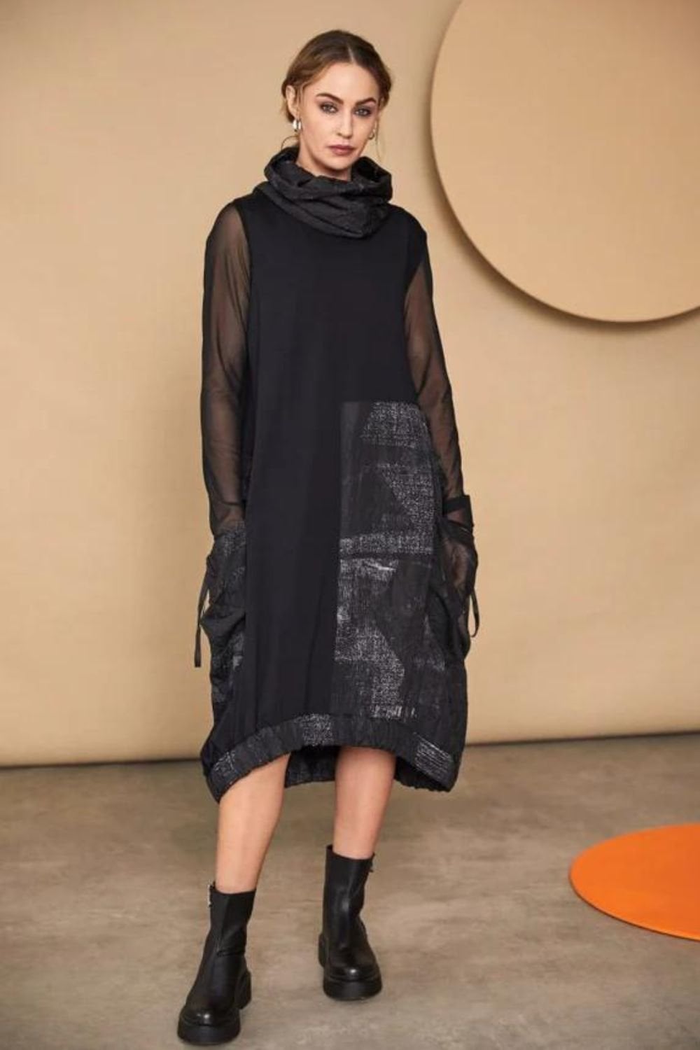 PRINT PANELSLEEVELESS DRESS | COL=BLACK