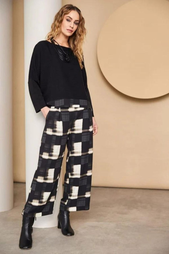 SQUARE SHAPE BLOCK BAND TOP | COL=BLACK