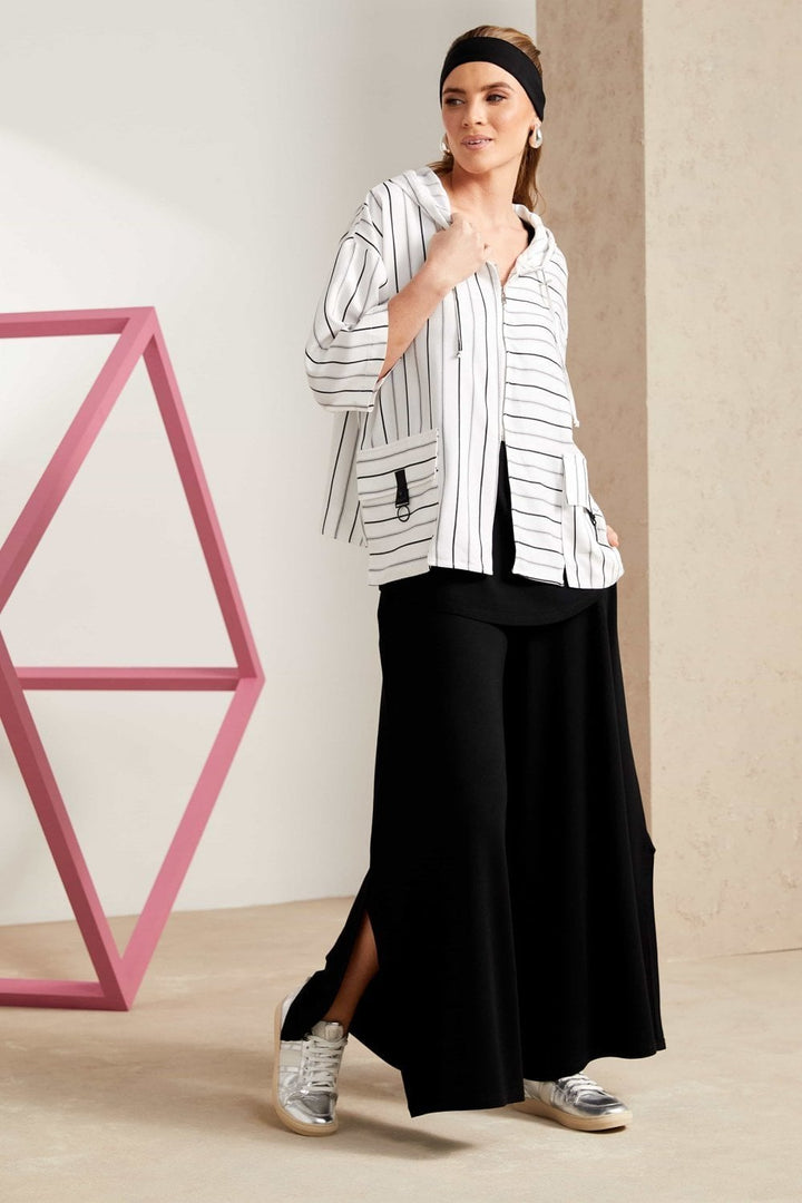 STRIPED HOOD JACKET WITH POCKET DETAIL | COL=WHTE/BLACK