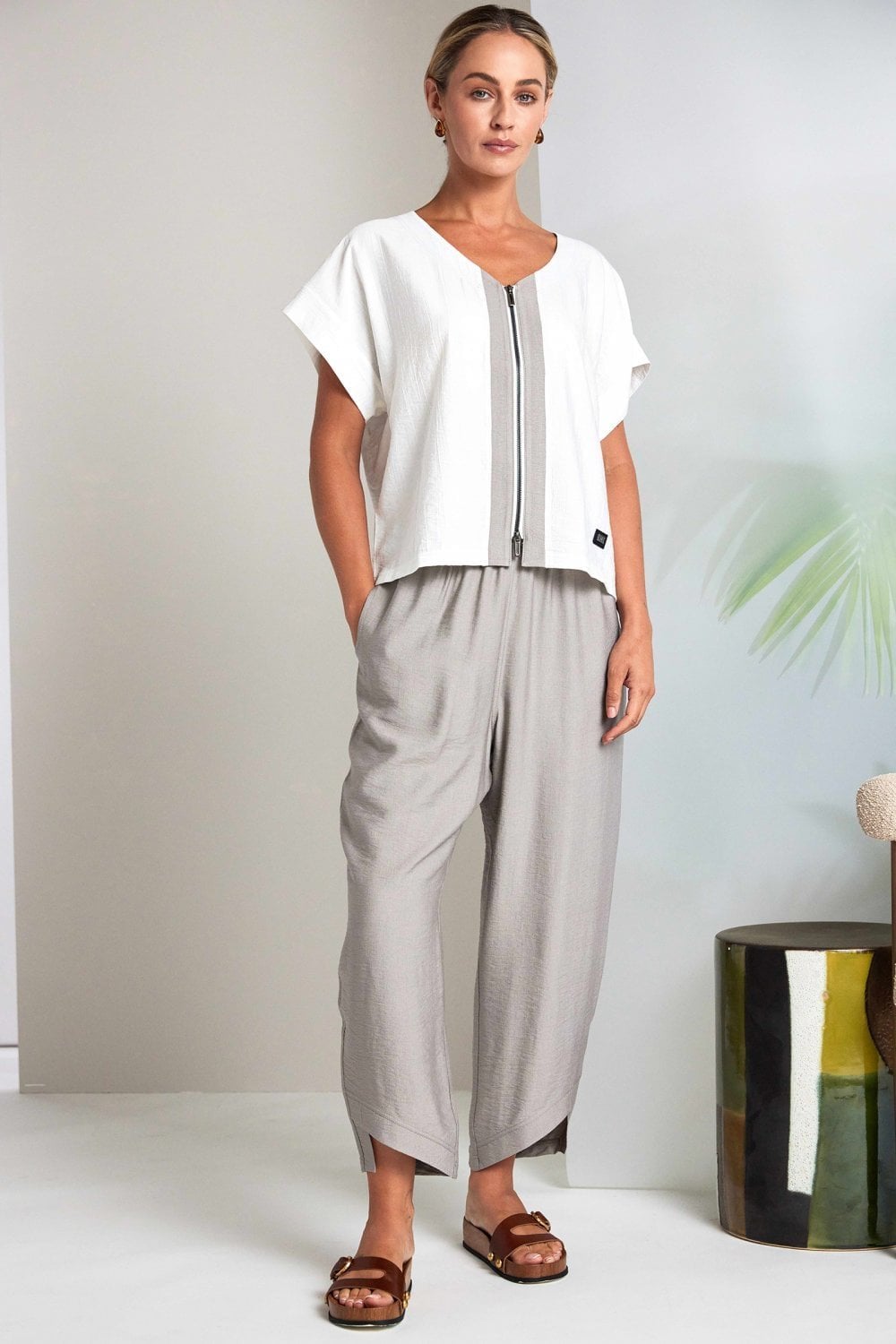 V NECK TOP WITH CONTRAST ZIP PANELS | COL=PEBBLE