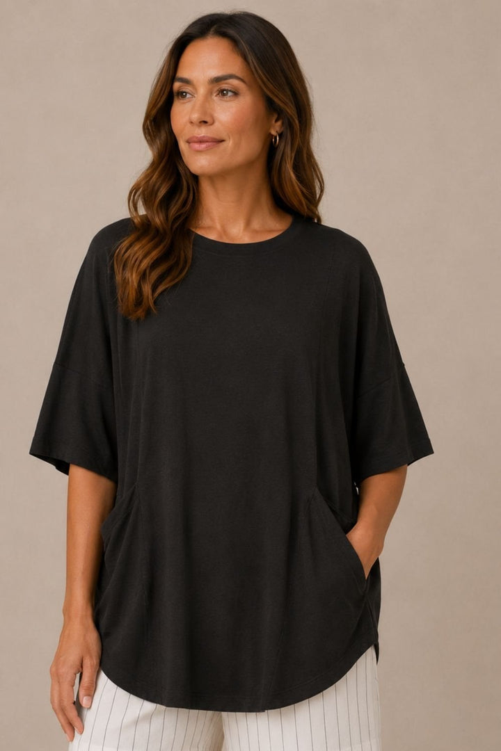 RELAXED POCKET TOP | COL=BLACK