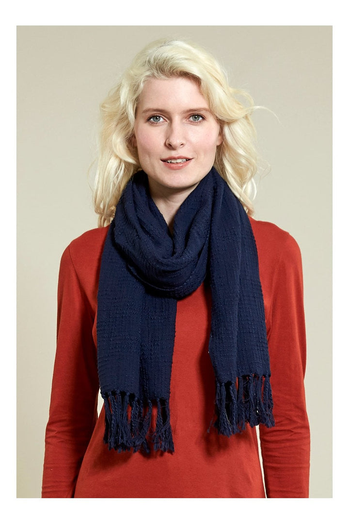 PLAIN TEXTURED SCARF | COL=NAVY