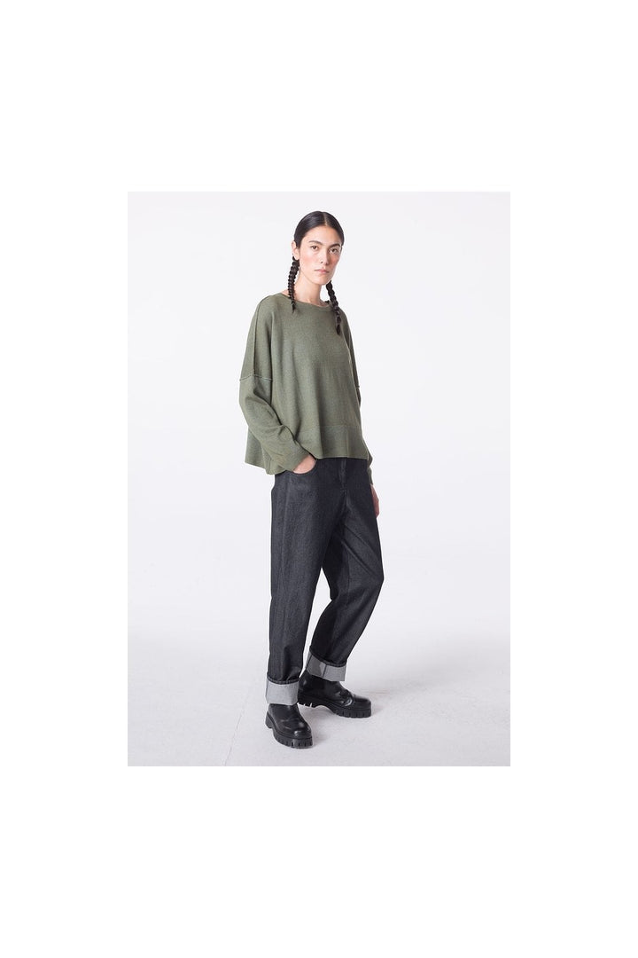 10240710062-BLACK-4