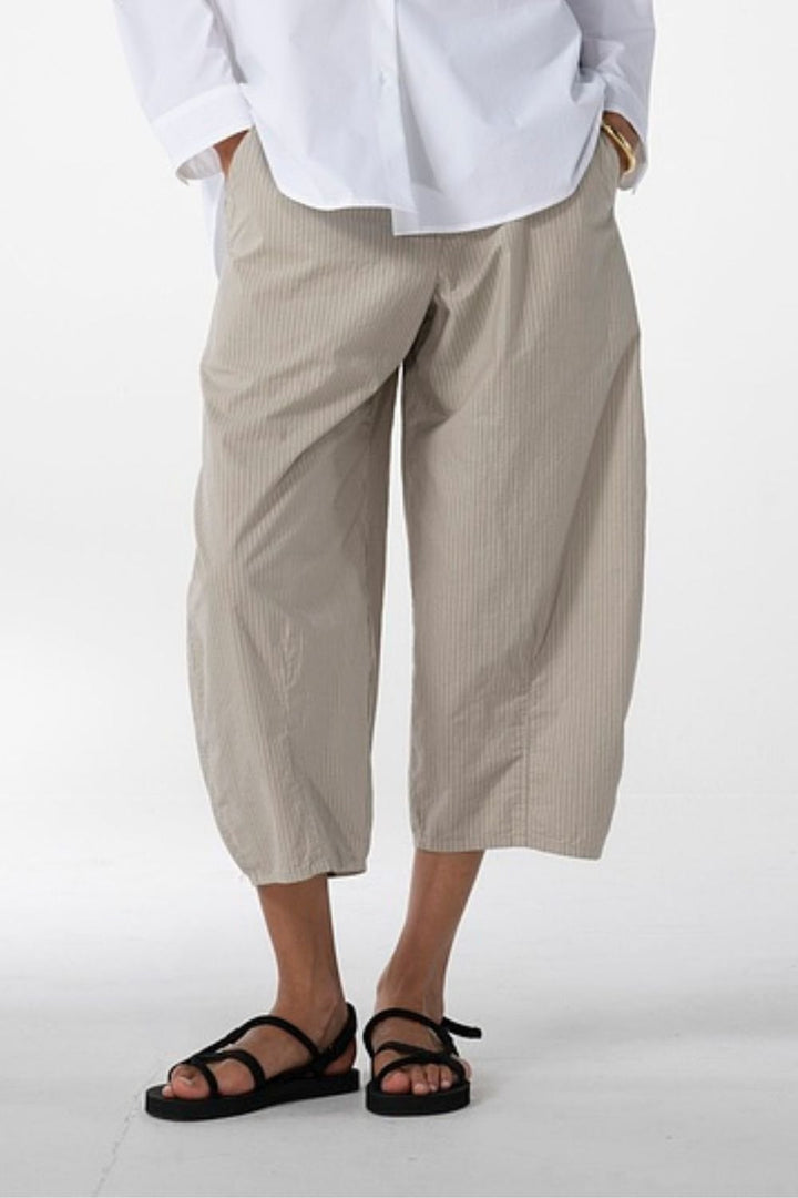 FINE STRIPE COTTON TROUSER | COL=NETTLE