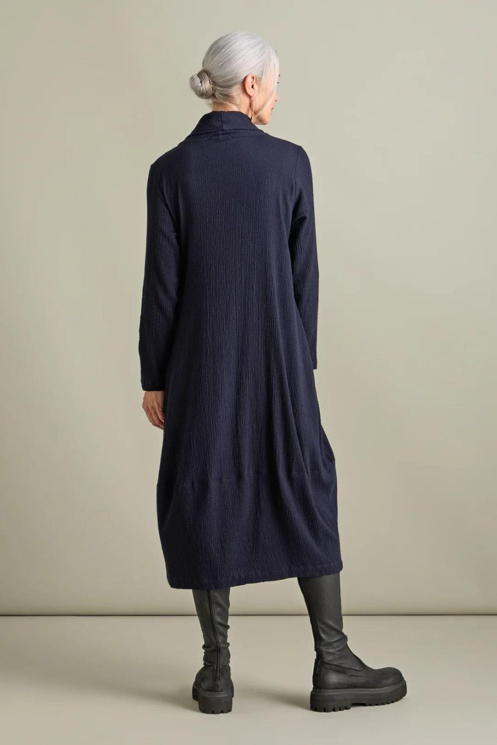 CRINKLED VISCOSE BUBBLE DRESS | COL=CAVIAR