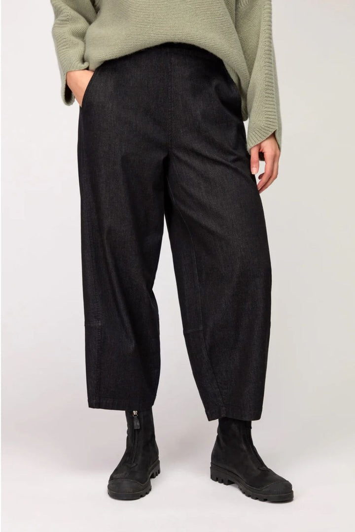 STRETCH DENIM BUBBLE TROUSER | COL=BLACK