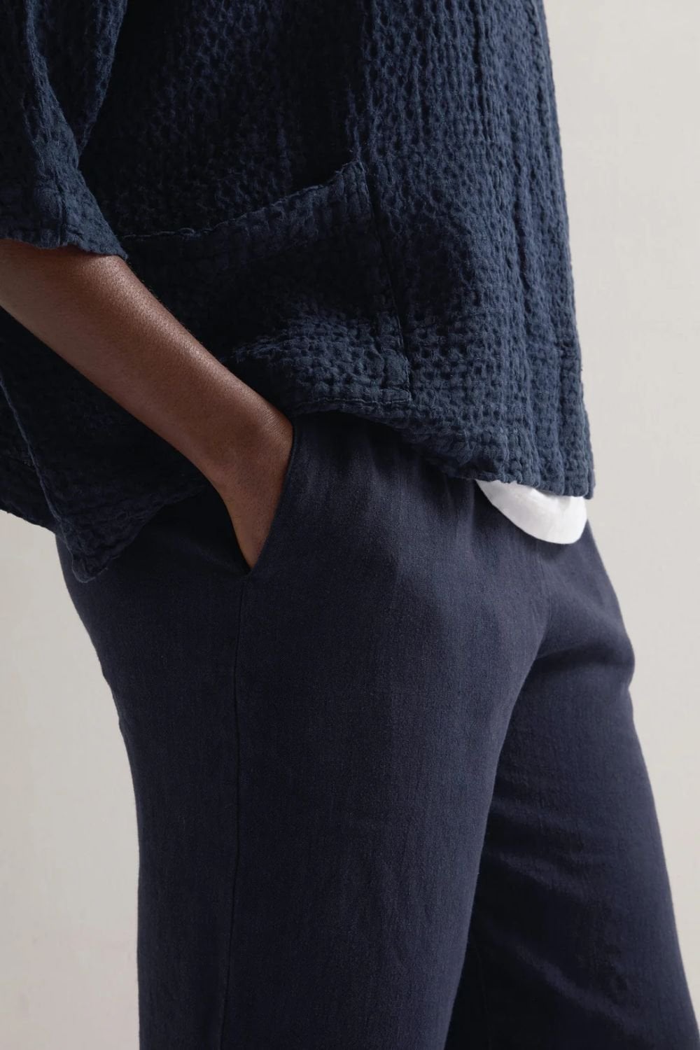 TWISTED LINEN CROP BUBBLE TROUSER | COL=NIGHT