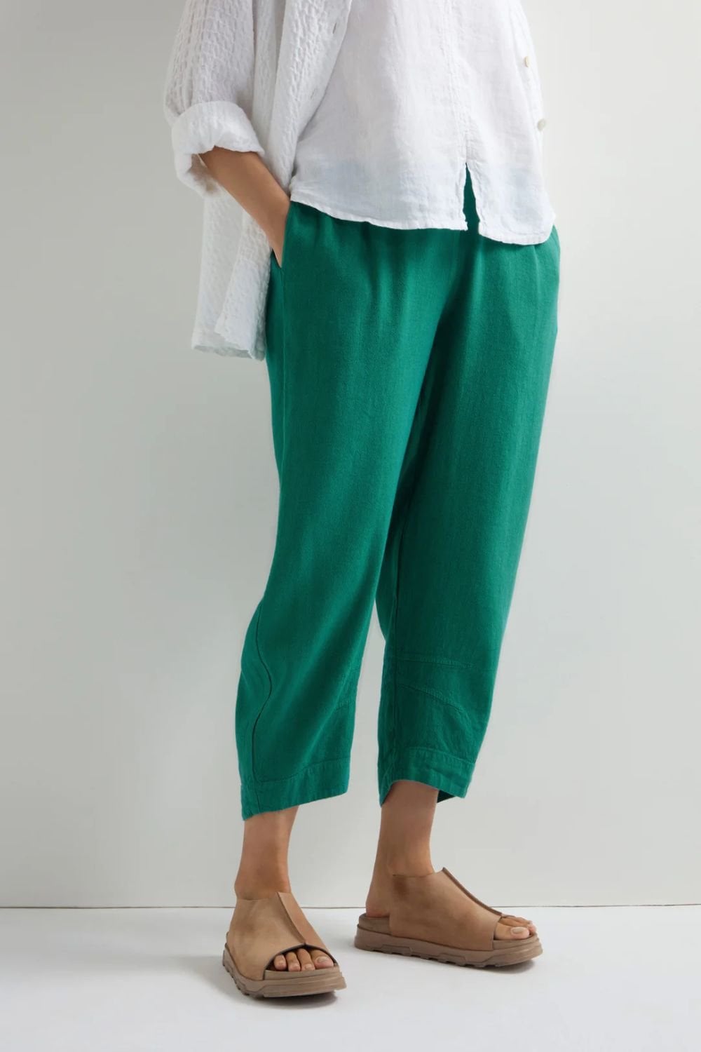 TWISTED LINEN CROP BUBBLE TROUSER | COL=EVERGLADE