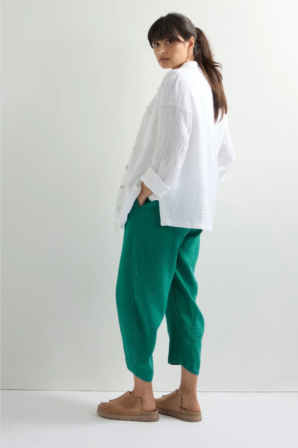 TWISTED LINEN CROP BUBBLE TROUSER | COL=EVERGLADE