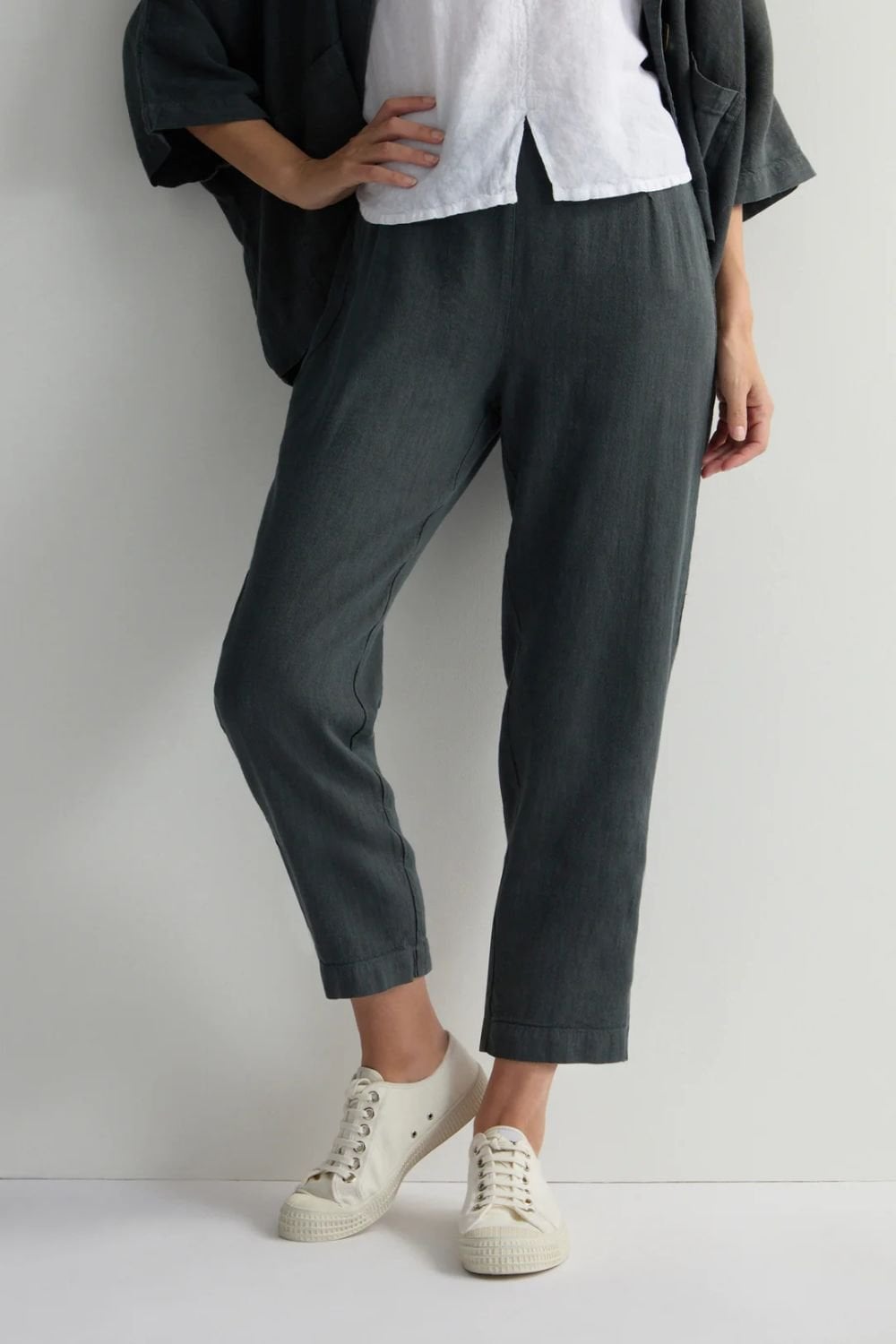 TWISTED LINEN SLIM TROUSER | COL=JUNIPER,WHITE