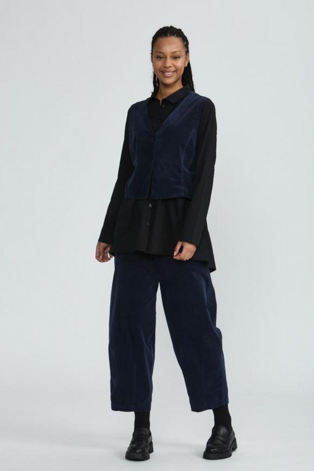 FINE CORD TROUSER | COL=INK BLUE