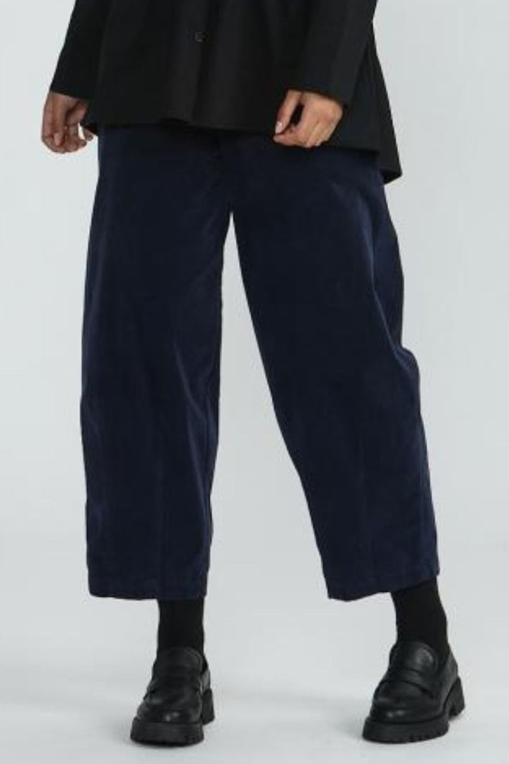 FINE CORD TROUSER | COL=INK BLUE