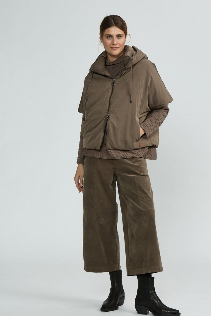 SHORT SLEEVE HOODED JACKET | COL=CAPPUCCINO