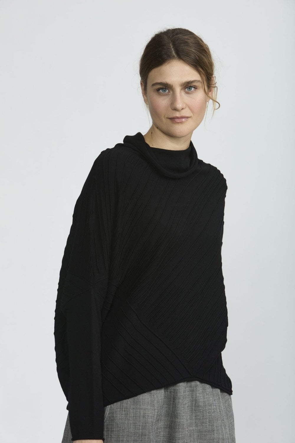 SHORT SWEATER | COL=BLACK