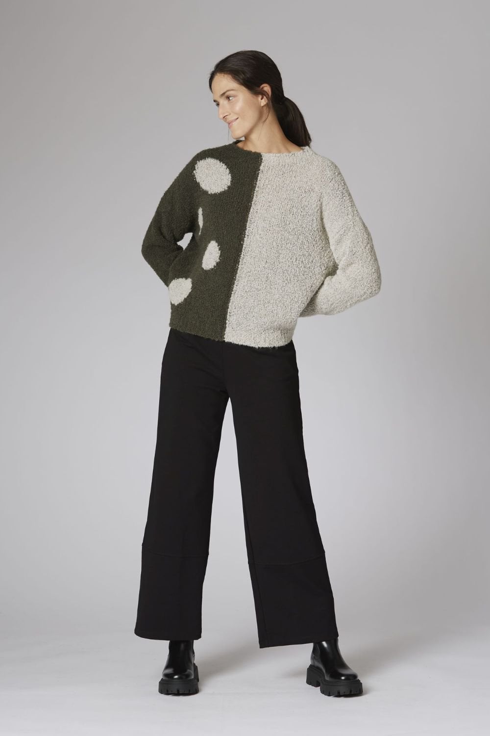 ROUND NECK SWEATER WITH DOTS | COL=OLIVE